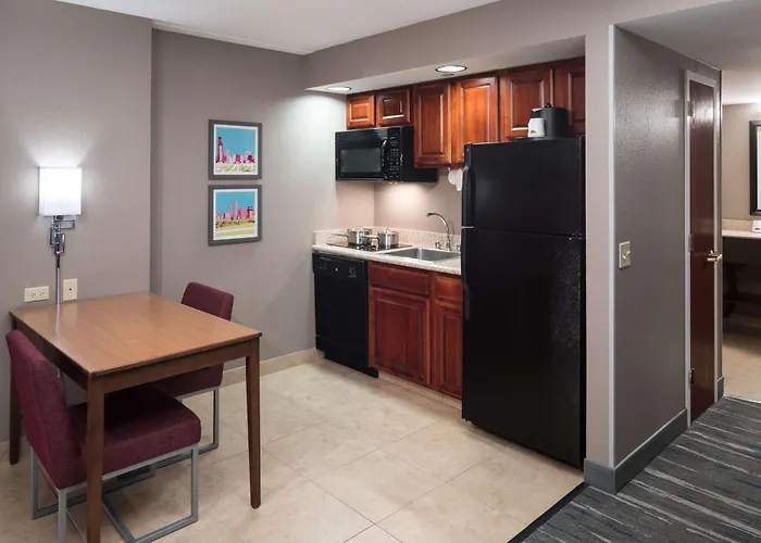 Hampton Inn & Suites Chicago North Shore