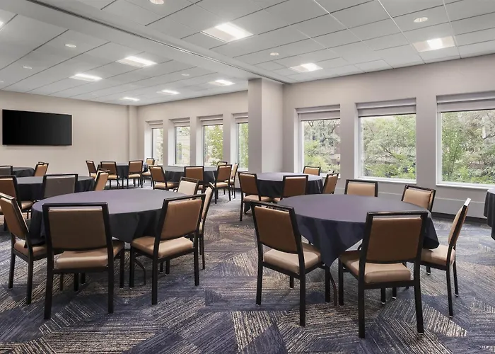 Hampton Inn & Suites Chicago-Downtown